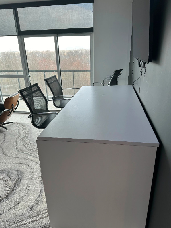 Collaboration Desk and Chairs in Desks in St. Catharines - Image 2