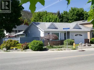 A centrally located rancher, walking distance to the North Glenmore mall, the new city park and the...