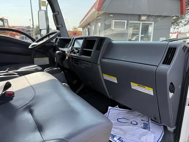 2022 Isuzu NRR CREW CAB | 16' BOX | LIFTGATE | DIESEL | 19500 GV in Cars & Trucks in Mississauga / Peel Region - Image 32