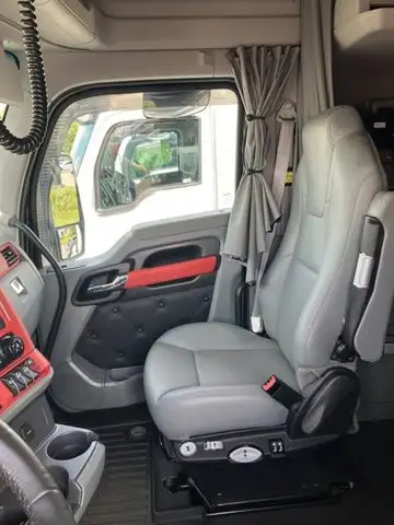 2022 Kenworth T680 in Heavy Trucks in Moncton - Image 9