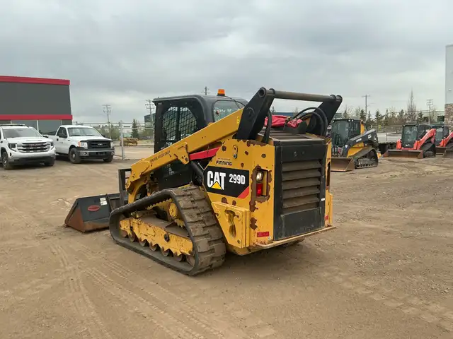 2014 Caterpillar 299D with Extra Counter Weight in Heavy Equipment in Calgary - Image 5