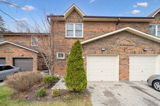 Luxury 3Br Townhome! Ravine Views! Upgrade Galore! in Condos for Sale in Mississauga / Peel Region
