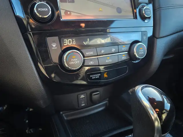 2017 Nissan Rogue SL in Cars & Trucks in Richmond - Image 24