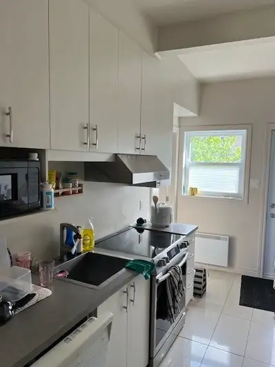 4 | LIBRE le 1er juillet LIMOILOU 1841 av. Bergemont, Québec (Québec) G1J 3T2 Terrasse privée Entrée...