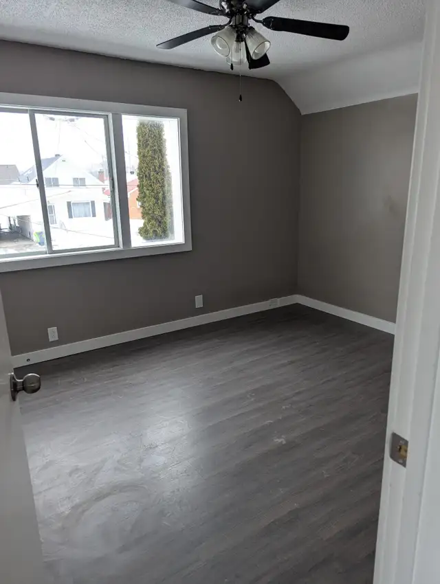 1 Bedroom Upper Unit – $1,199/month + 50% Utilities – Parking In in Long Term Rentals in Sault Ste. Marie - Image 4