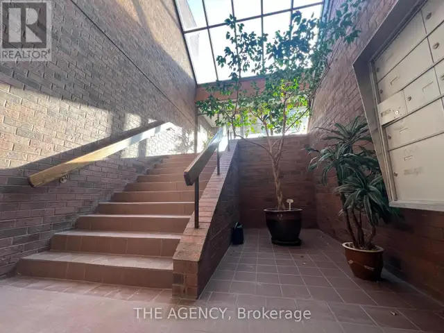 3F - 64 JARDIN DRIVE Vaughan (Concord), Ontario in Commercial & Office Space for Rent in Markham / York Region - Image 12
