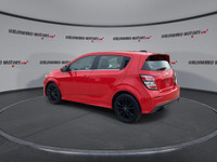 Tires P205/55R16,Wheels 16 (40.6 cm) aluminum (Replaced with (RS7) 17 painted aluminum wheels when a... (image 5)