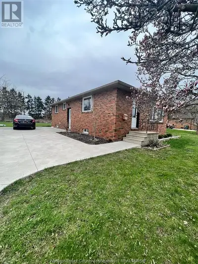3145 HARMONY DRIVE Windsor, Ontario