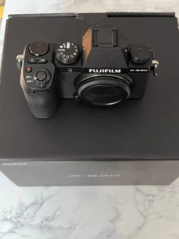 Fujifilm X-S20 Mirrorless Digital Camera in Cameras & Camcorders in Petawawa - Image 2
