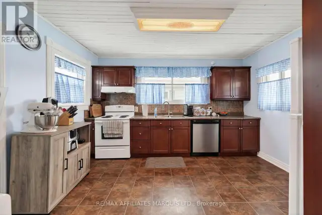 335 FIFTH STREET E Cornwall, Ontario in Houses for Sale in Cornwall - Image 5