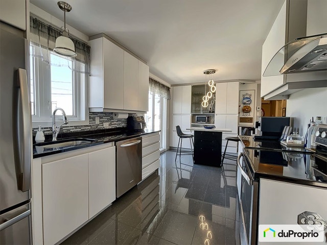 $380,000 - Bungalow for sale in Alma — photo 2