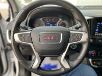 Discover the 2022 GMC Terrain SLE: A Harmonious Blend of Style, Performance, and Comfort for the Dis... (image 3)