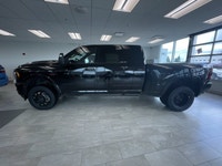 ===== Key Features ===== * 62,893 km * One Owner * No Reported Accidents * Limited Trim * 4WD (Four-... (image 1)