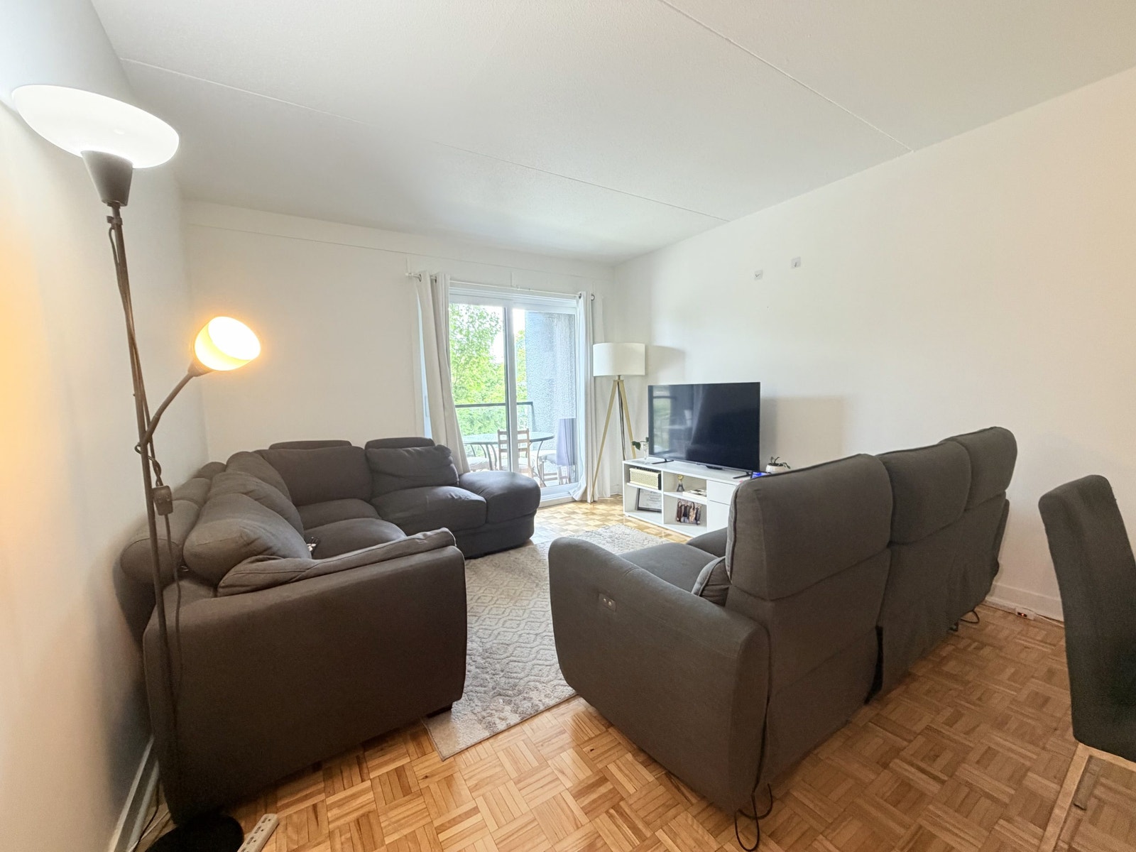 1017 Av. Duchesneau — photo 1