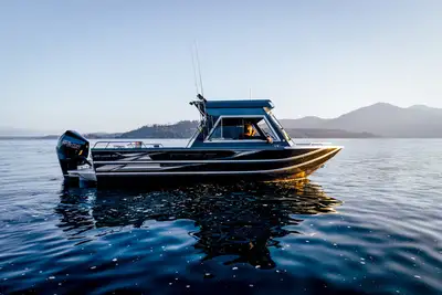 2026 Thunder Jet 200 Luxor Pro - Powered with Mercury 200xl ProXs w Hydraulic Steering & Stainless P...