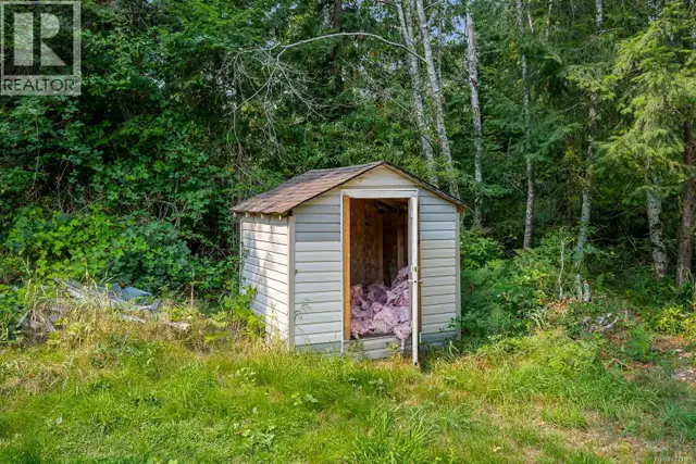 2180 SCHULZ Rd Black Creek, British Columbia in Houses for Sale in Comox / Courtenay / Cumberland - Image 15