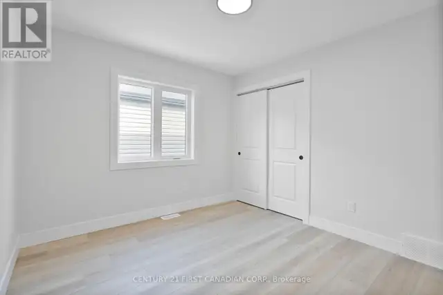 29 SHELDABREN STREET North Middlesex (Ailsa Craig), Ontario in Houses for Sale in Grand Bend - Image 19