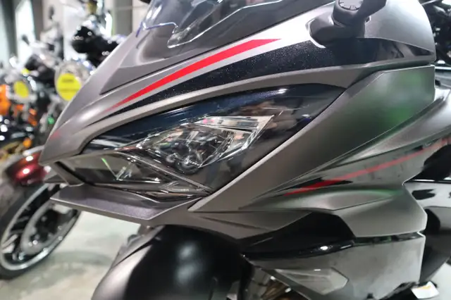 2025 Kawasaki NINJA 1100SX SE Black in Street, Cruisers & Choppers in Edmonton - Image 6