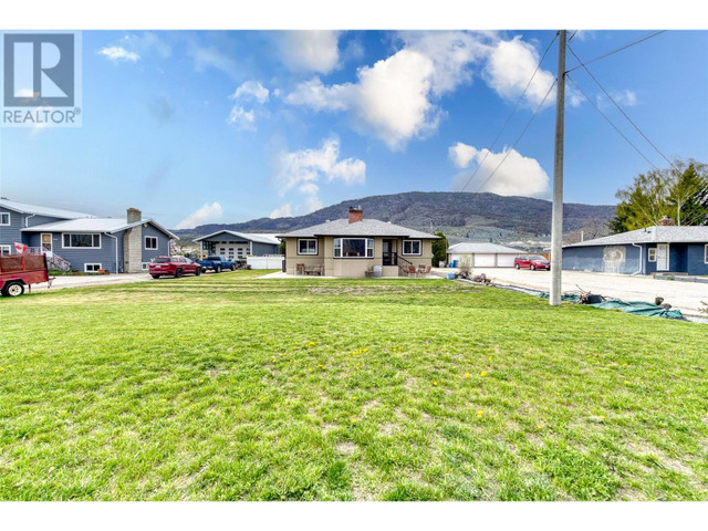 9806 Highway 97 Osoyoos, British Columbia in Houses for Sale in Penticton - Image 2