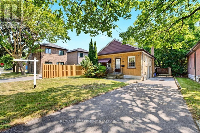 111 LELAND STREET Hamilton (Ainslie Wood), Ontario in Houses for Sale in Hamilton