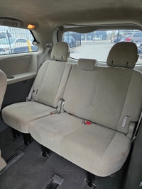 2011 Toyota Sienna Reliable Family Minivan! Year: 2011 Make: Toyota Model: Sienna Mileage: 261,000 k... (image 6)