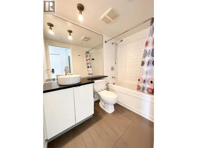 2108 233 ROBSON STREET Vancouver, British Columbia in Long Term Rentals in Vancouver - Image 9