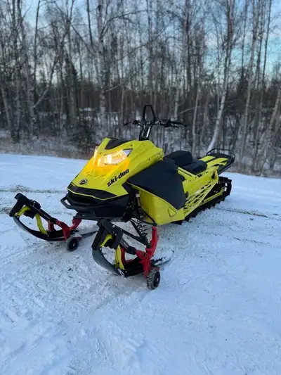 APPLY NOW: https://www.ridecollective.ca/get-pre-approved 2020 SKI-DOO SUMMIT X 850 TURBO 850 E-TEC...