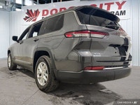 SPECIAL OFFER Only 239 kms! This Jeep Grand Cherokee L boasts a Regular Unleaded V-6 3.6 L/220 engin... (image 3)