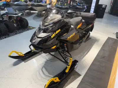 2027 SKI-DOO MXZ ADRENALINE 850 E-TEC SNOWMOBILE WITH BLIZZARD PACKAGE STOCK #A119412 ROTAX 850 E-TE...