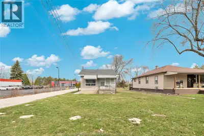 Exceptional opportunity to acquire a versatile MD1.2-zoned property in Windsor’s rapidly growing eas...
