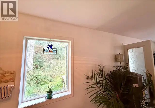 148 Meadow Dr Salt Spring, British Columbia in Houses for Sale in Fort McMurray - Image 13