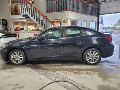 Membre de la corporation des concessionnaires d'automobiles de Montréal 2014 MAZDA 3 GS-SKY GROUPE É...
