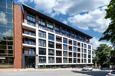 Grafton Park Apartments - 1 Bedroom available at 1537 Brunswick