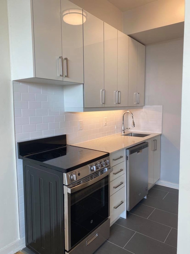 Beautiful Suites. Corner of Eglinton and Mt. Pleasant Long Term