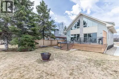 This Beautiful Western Manufacturing Show Home right along Pigeon Lake was moved into place in 2023....