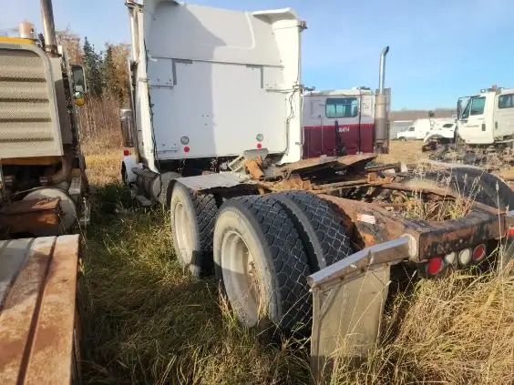2007 WESTERN STAR 4900 SFA FOR PARTS in Heavy Equipment Parts & Accessories in Edmonton - Image 3