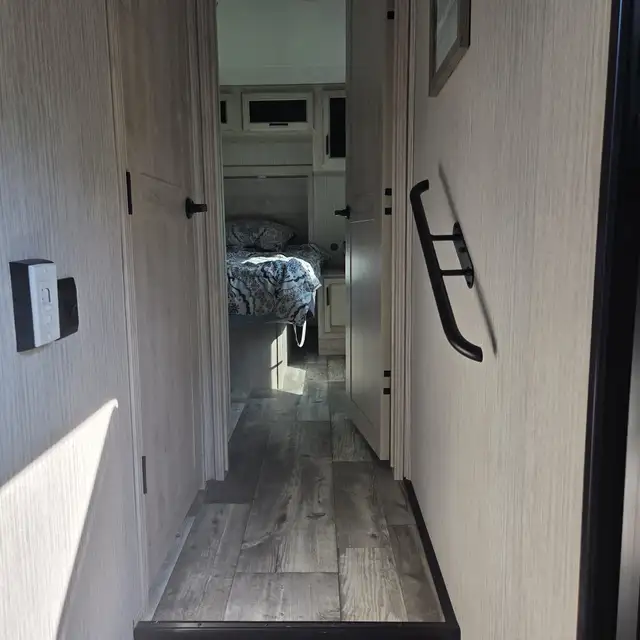 2023 SIERRA 3440BH-LUXURIOUS 2 BEDROOM LOFT,1.5 BATH,FINANCING! in Travel Trailers & Campers in Ottawa - Image 27