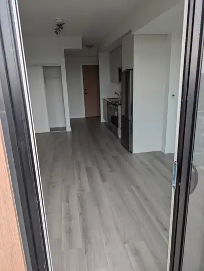 1 bedroom condo in milton