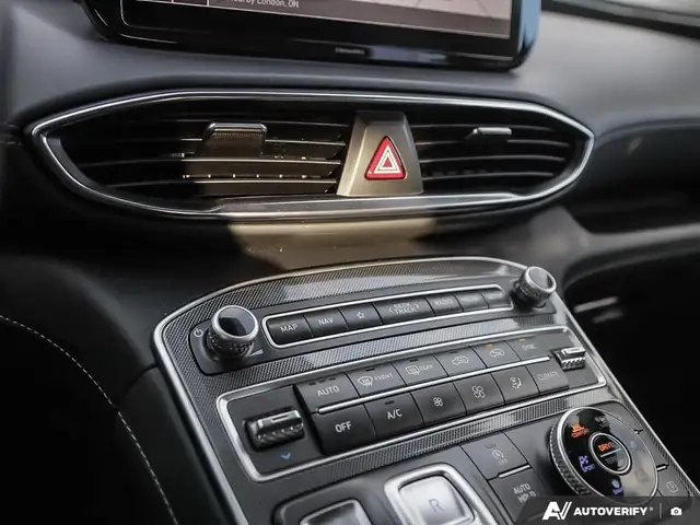 2023 Hyundai Santa Fe Preferred w/Trend Package Low Km | Leat...5905358261118668819