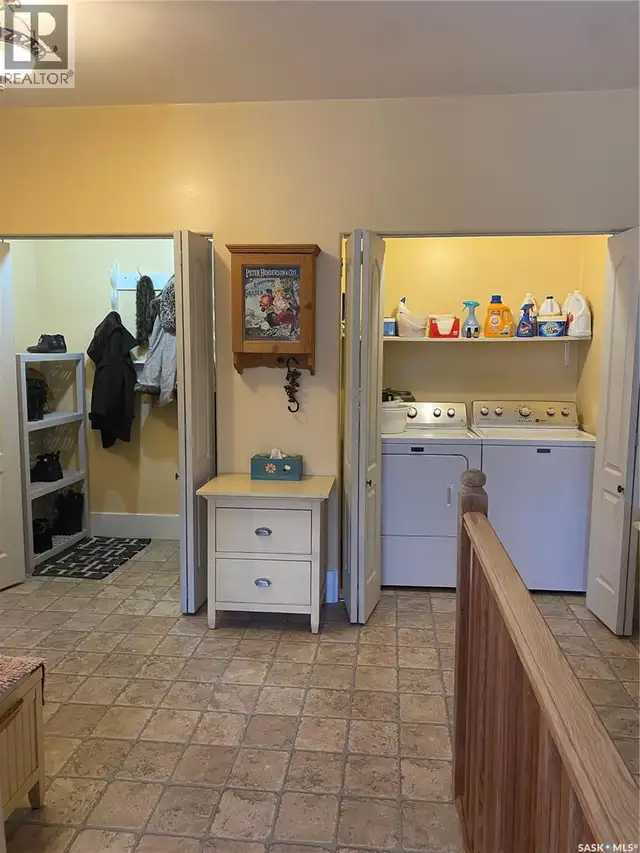 625 Centre STREET Shaunavon, Saskatchewan in Houses for Sale in Swift Current - Image 12