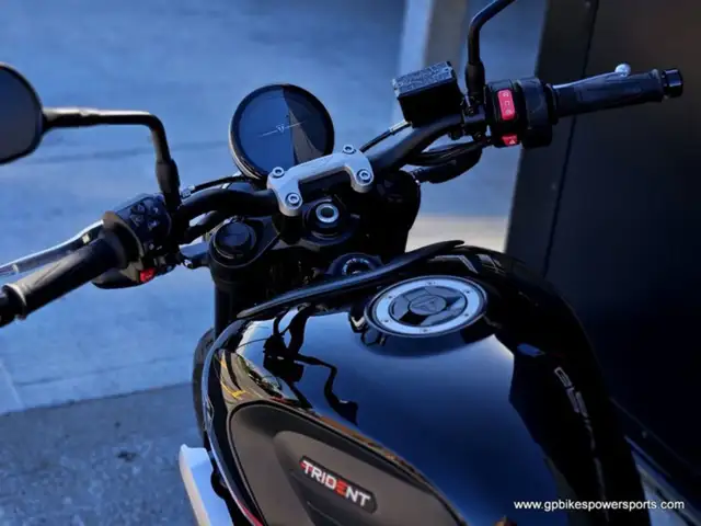 2024 Triumph Trident 660 Sapphire Black in Street, Cruisers & Choppers in Oshawa / Durham Region - Image 14