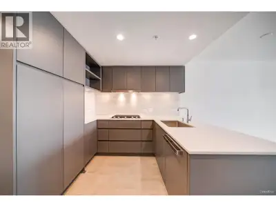 Welcome to The Hensley by award-winning Cressey. This 18th-floor 1 bed + den home offers stunning mo...