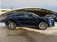 The 2023 RX 350 moves away from the traditional V6 in favor of a high-torque turbocharged four-cylin... (image 1)