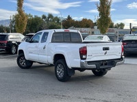 Automatic - Access Cab - Heated Front Seats - 4x4 - Backup Camera Built for reliability and everyday... (image 2)