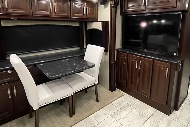 2014 American Coach Eagle 45T – Pre-Owned Class A Motorhome in RVs & Motorhomes in Red Deer - Image 21