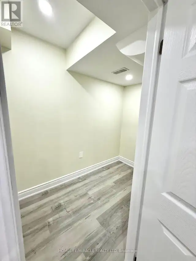 BASEMENT - 6 COTTONFIELD CIRCLE Caledon, Ontario in Long Term Rentals in Oakville / Halton Region - Image 6