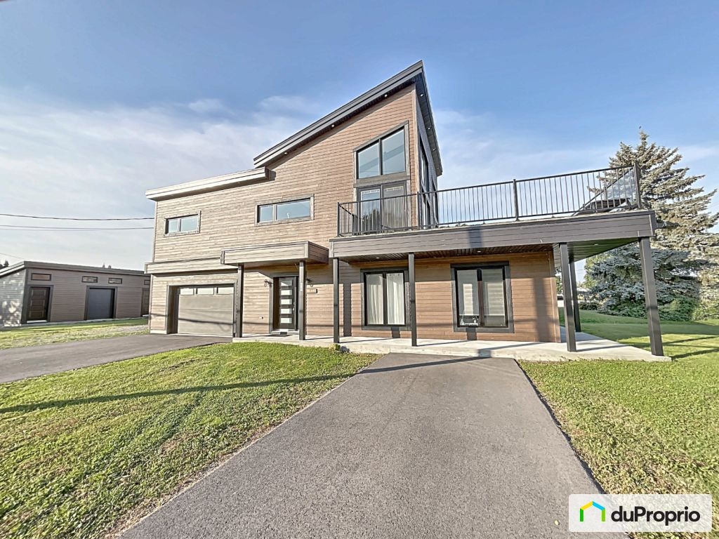 $947,000 - 2 Storey for sale in Salaberry-De-Valleyfield — photo 1