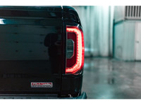 **MECHANICALLY CERTIFIED** 137,419 KM This 2018 GMC Sierra 1500 4x4 Crew Cab SLT All Terrain is powe... (image 8)