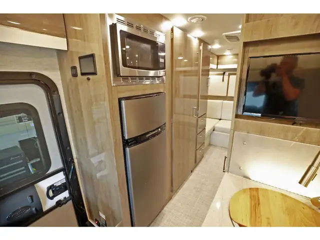 2023 Entegra Coach Qwest 24N B+ Mercedes turbo diesel 2023 NEUF in RVs & Motorhomes in Laval / North Shore - Image 11