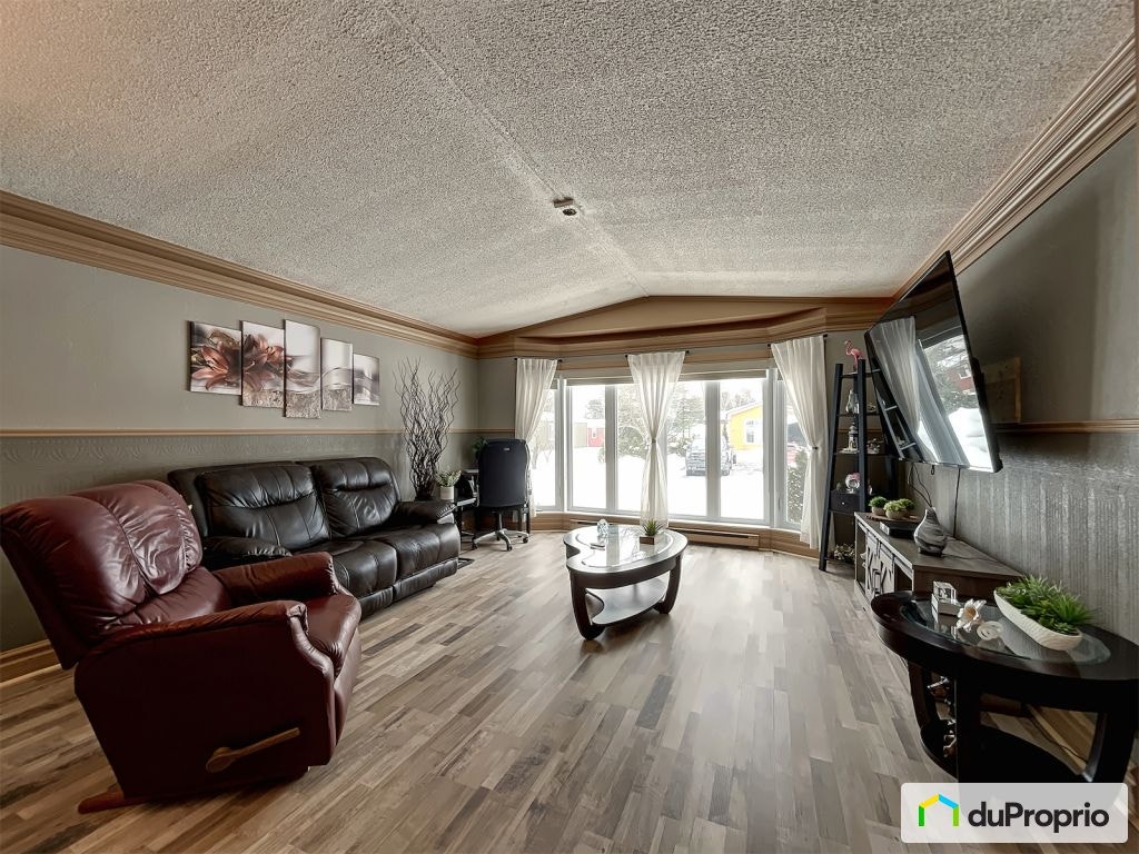 $274,900 - Mobile home for sale in Granby — photo 3
